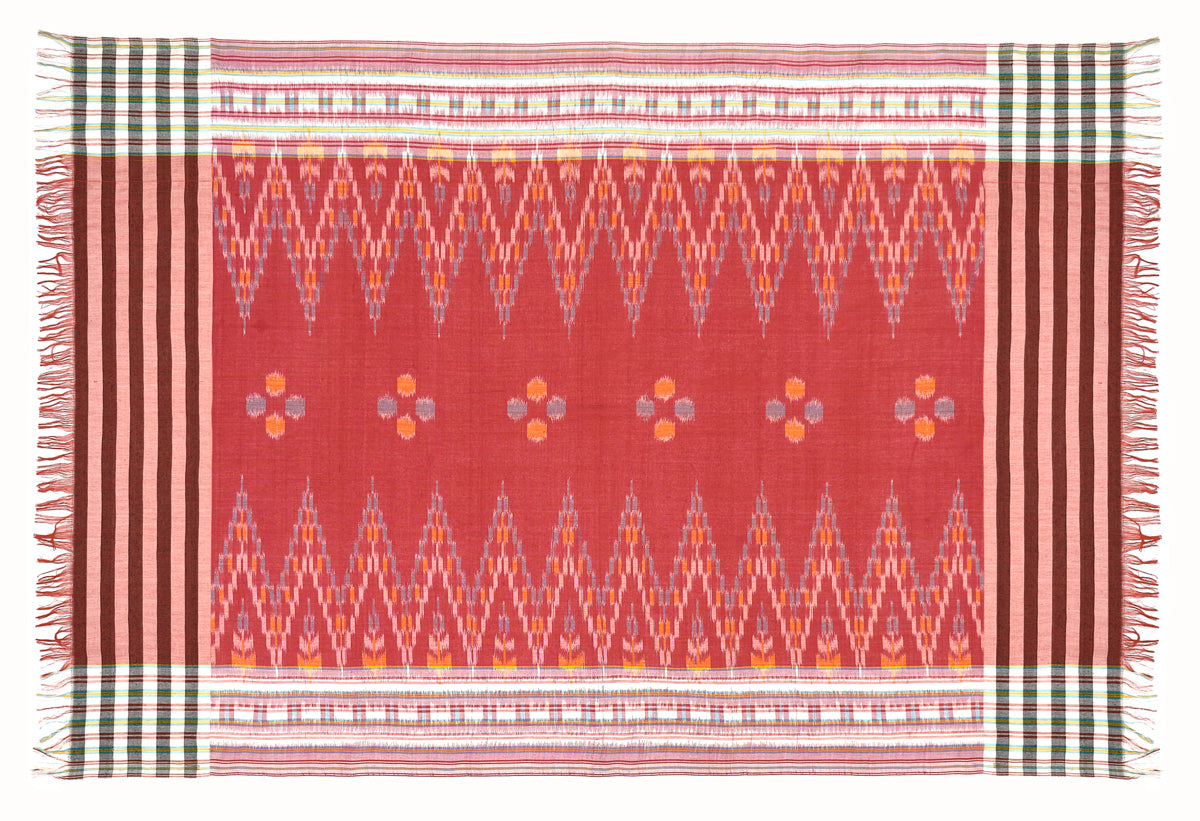 Sarong. Pareo. Schal. Kopftuch. Wickelrock. Strandtuch. Authentisch von Hand gewebt 100% Viskose. Fair gehandelt circa 180 mal 110 cm circa 200 Gramm. Ikat Tuch mit traditionellen Mustern verziert in Braunbeige.