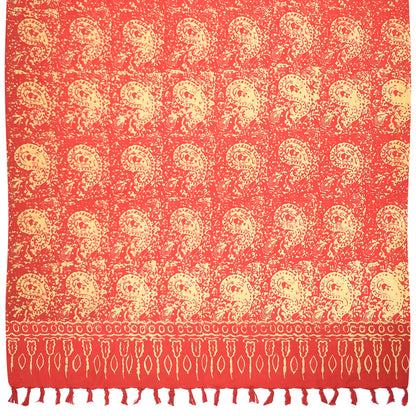 Sarong. Pareo. Schal. Kopftuch. Wickelrock. Strandtuch. Authentisch von Hand gebatikt  100 Prozent Viskose. Fair gehandelt circa 160 bis 180 mal 120 cm circa 270 Gramm. Rotes Tuch mit weißen Ornamenten.