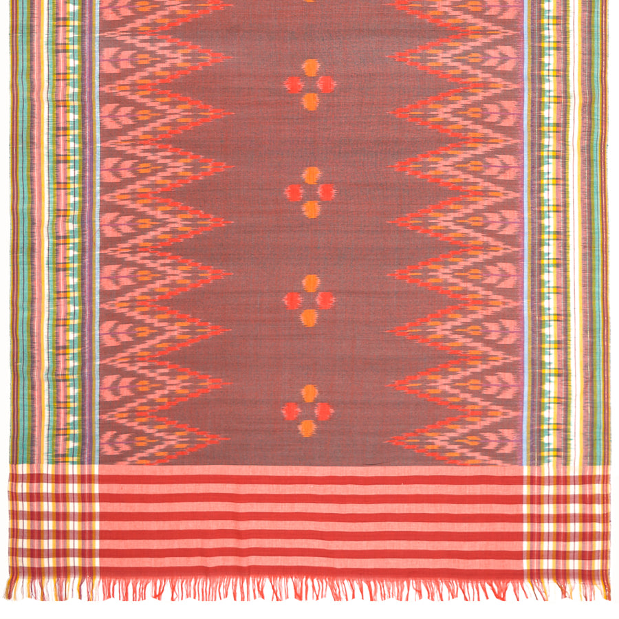 Sarong. Pareo. Schal. Kopftuch. Wickelrock. Strandtuch. Authentisch von Hand gewebt. 100% Viskose. Fair gehandelt circa 180 mal 110 cm circa 200 Gramm. Ikat Tuch mit traditionellen Mustern verziert in Braunorange.