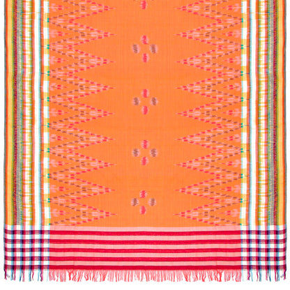 Sarong. Pareo. Schal. Kopftuch. Wickelrock. Strandtuch. Authentisch von Hand gewebt. 100% Viskose. Fair gehandelt circa 180 mal 110 cm circa 200 Gramm. Ikat Tuch mit traditionellen Mustern verziert in Orange.